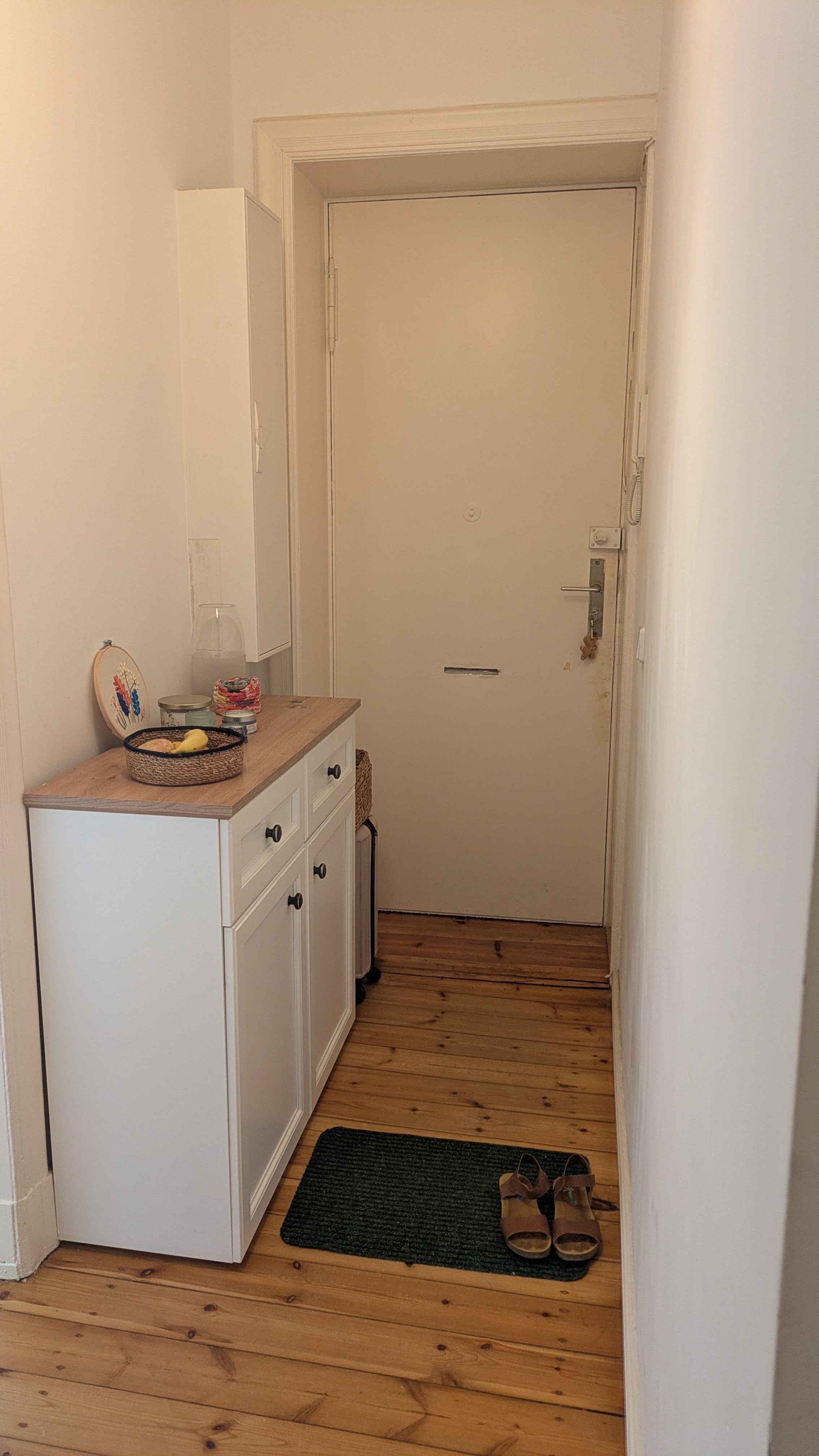 615e warm.1 Zimmer Apartment. Nur für Frauen. Nur für eine Person.Keine Haustiere. Unmöbliert.  — photo 2
